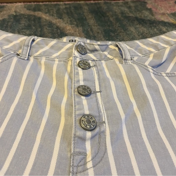 BDG super high rise foxy striped jean shorts- size 31- 100% cotton - Picture 2 of 9